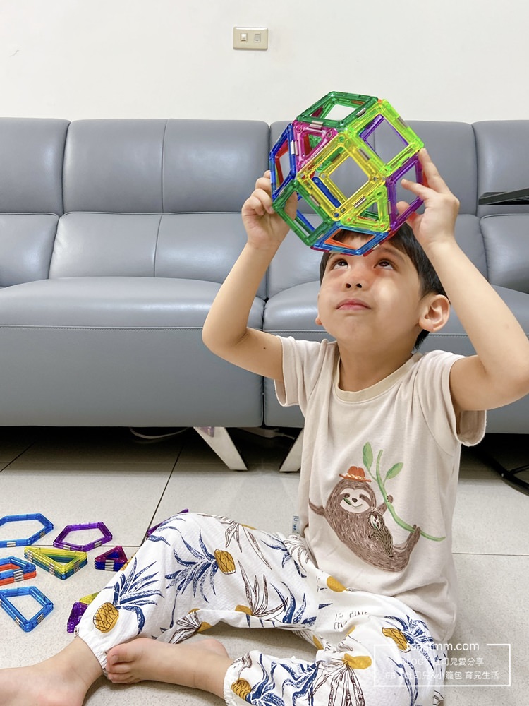 磁力片推薦｜美國MAGSPACE磁力片｜從2D到3D，一步一步建構孩子的學習力